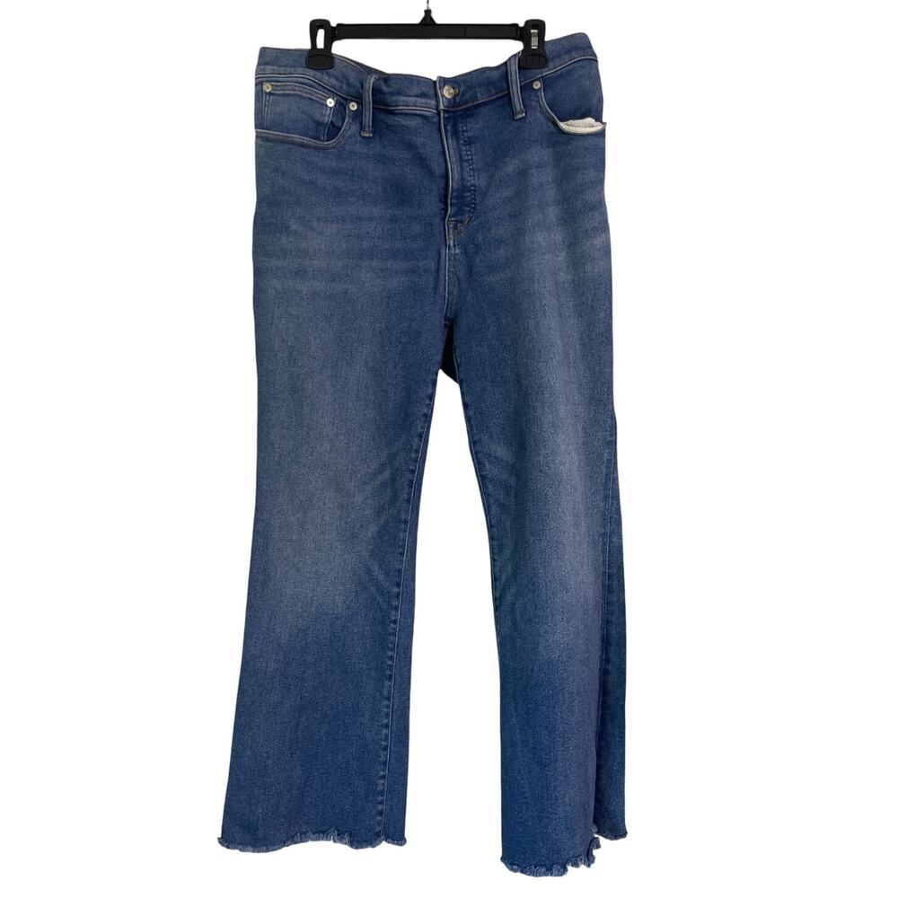 Women’s Madewell Raw Hem Kick Flare Jeans Medium Wash Stretch Denim Size 35T